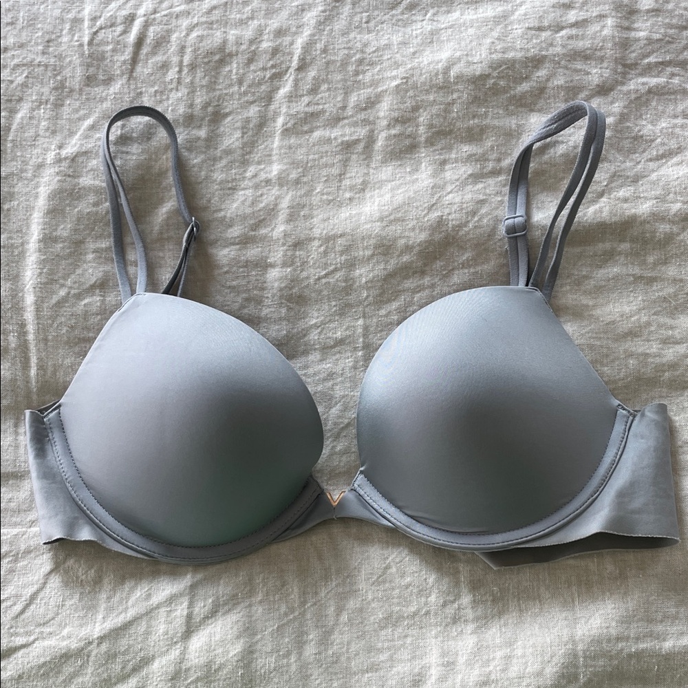 Victoria’s Secret 34B Light Gray Push-Up Bra